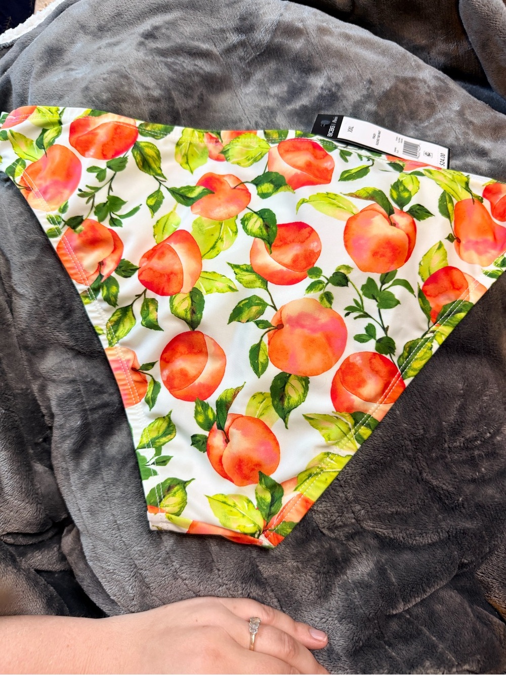 BCBG Paris White Bikini Bottoms with Peach Fruit Print and Leaves -NWT 2X - Picture 2 of 6